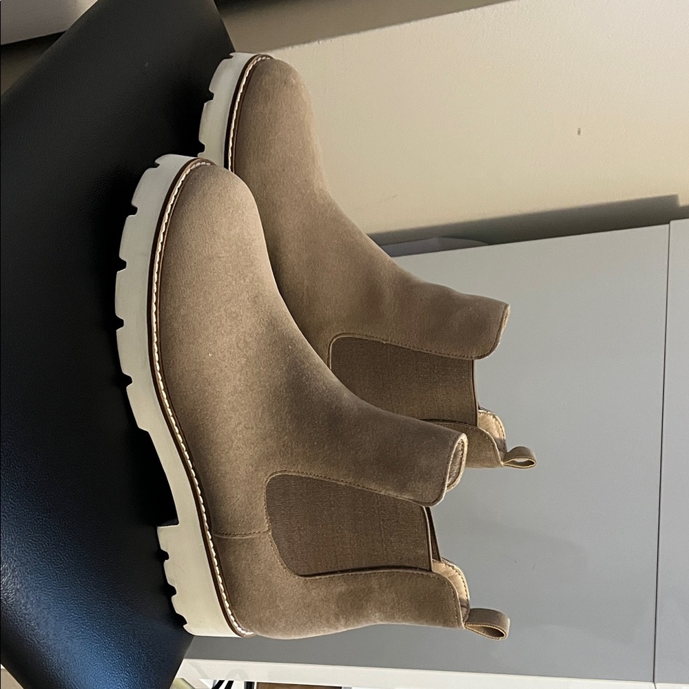 Chelsea Boot